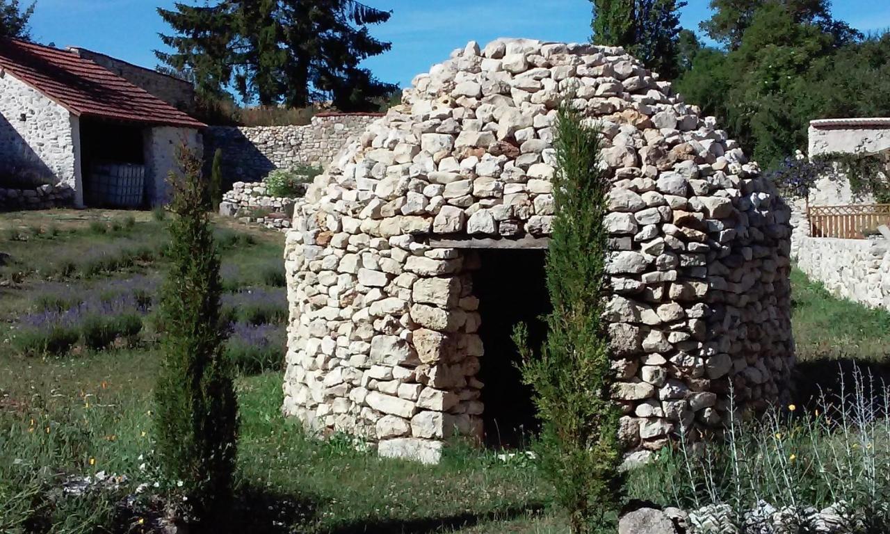 Villa Les Bories En Champagne Montlevon Esterno foto